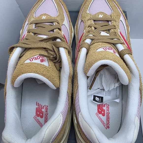 New Balance Women's Sneakers in Brown, Pink, and Red Brand new never worn - Picture 8 of 8